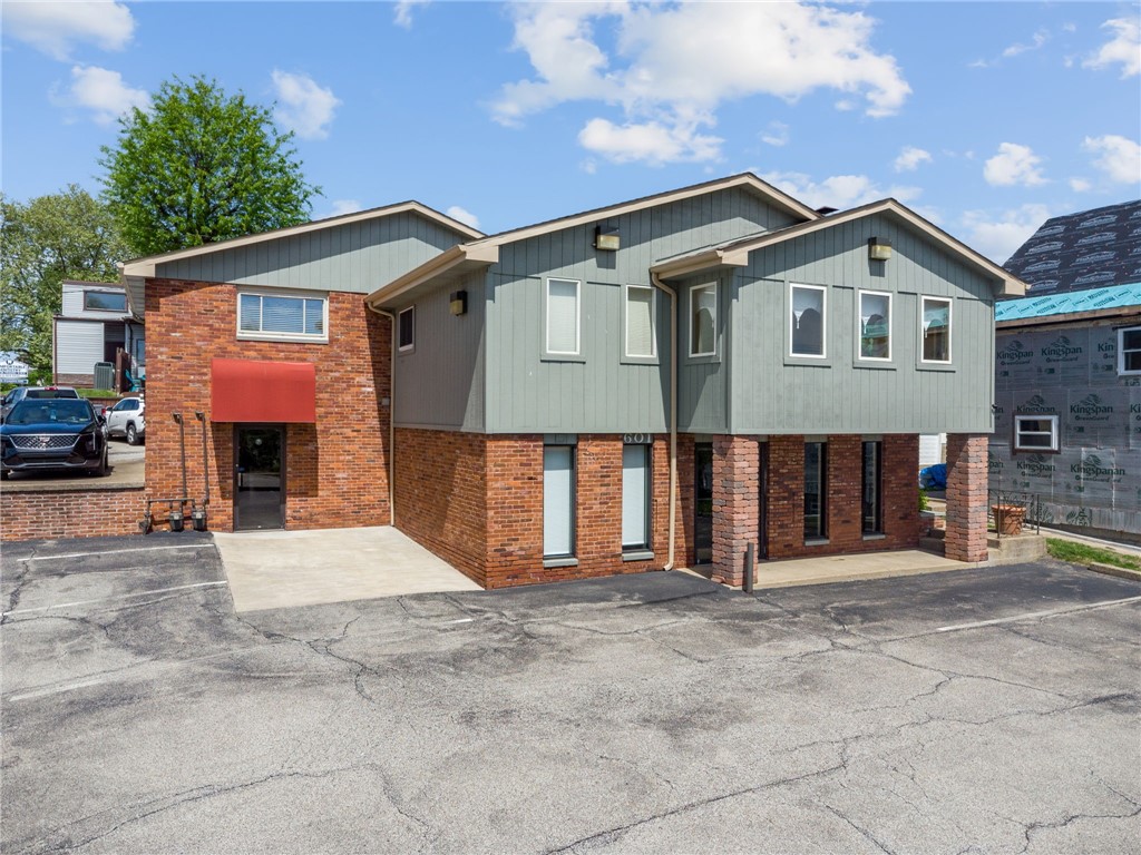 601 Lincoln Highway — photo 1