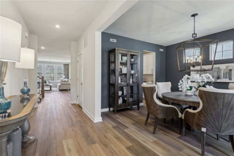 430 Barons Court — photo 3