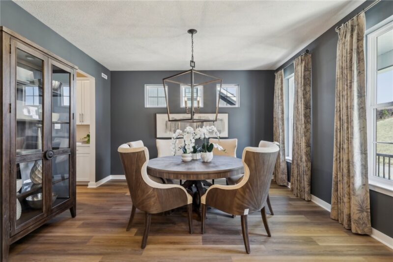 430 Barons Court — photo 4