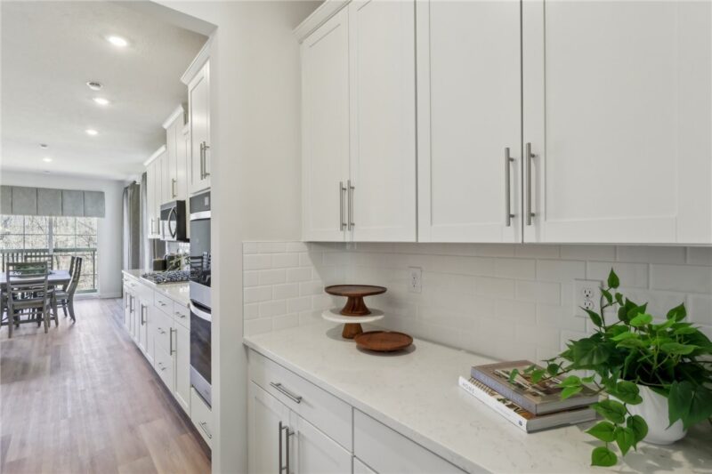 430 Barons Court — photo 6