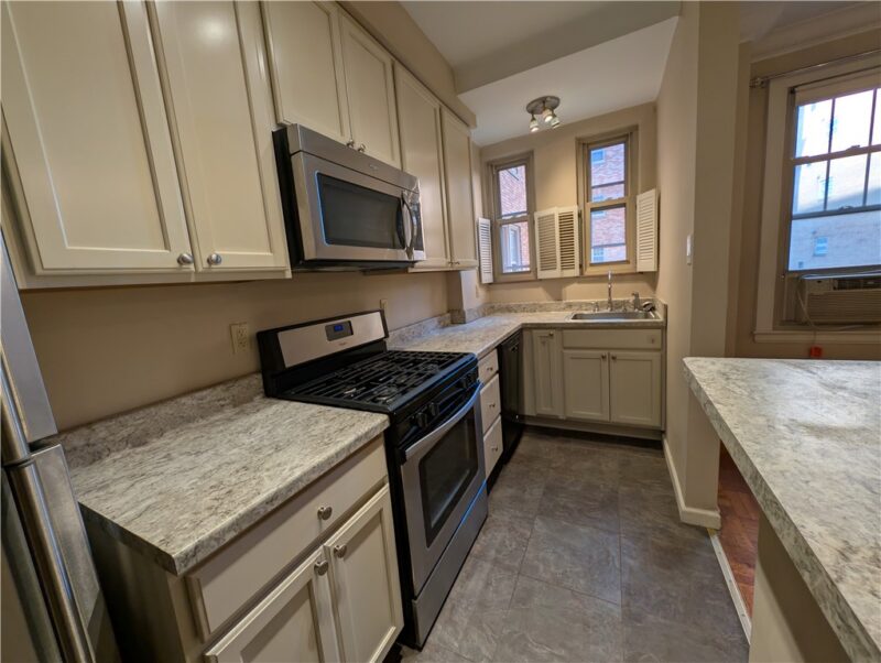 144 N Dithridge St 403 — photo 3