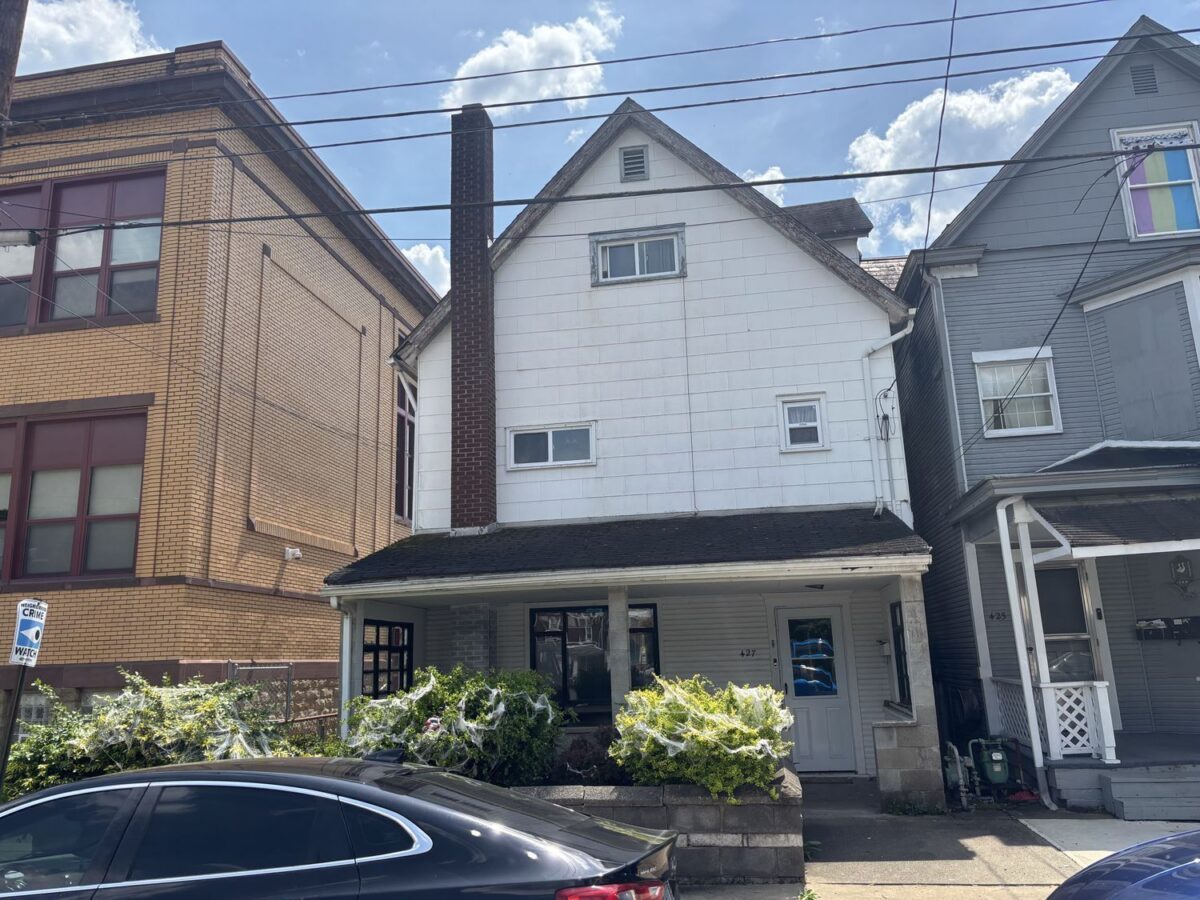 427 Agatha STREET — photo 1