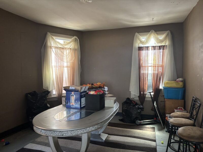 427 Agatha STREET — photo 3