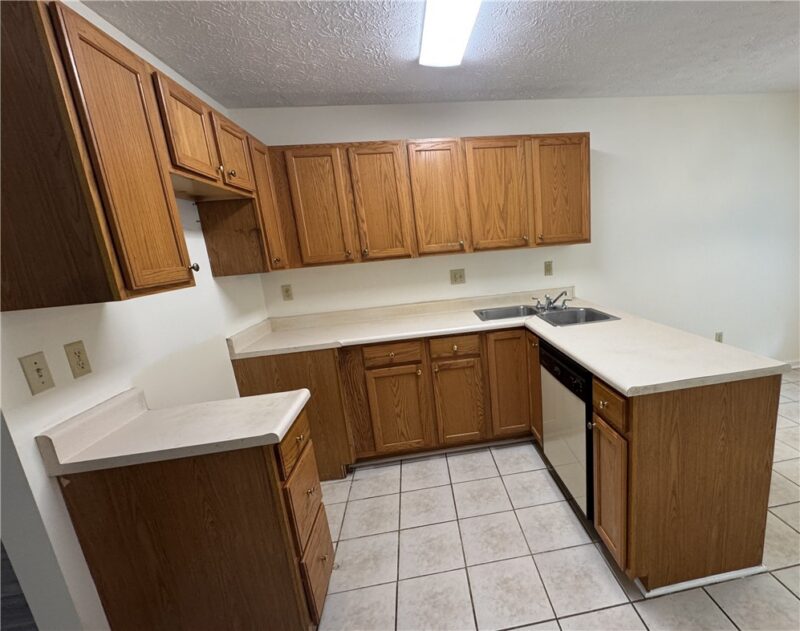 202 Parkview Drive — photo 3