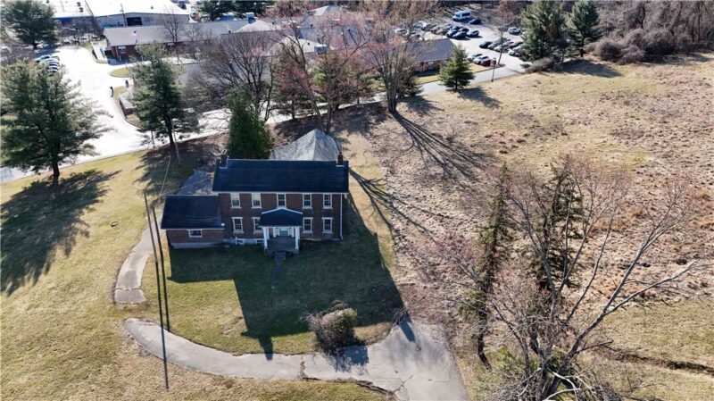 4618 State Route 136 — photo 2