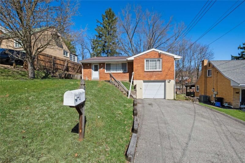 231 Webster Dr — photo 2