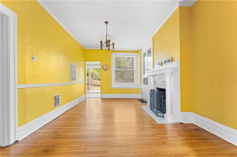 184 W Hutchinson Ave — photo 8