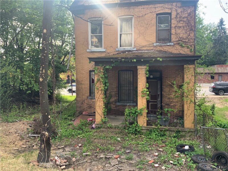 1102 Swissvale Ave — photo 2