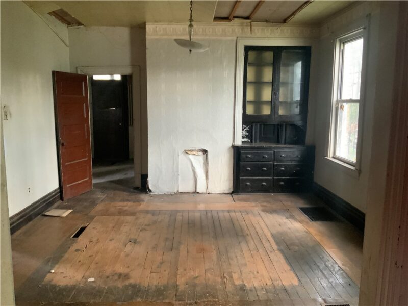 1102 Swissvale Ave — photo 4