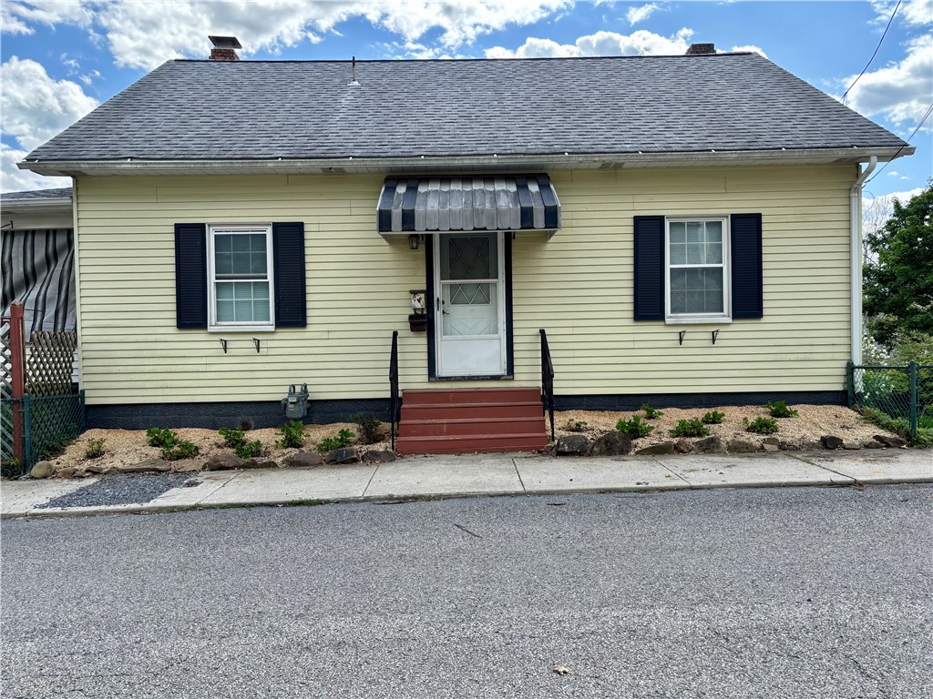 303 Highland Lane — photo 1