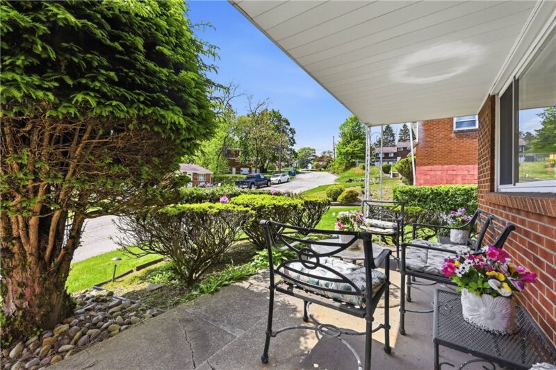 8008 Mark Dr — photo 2