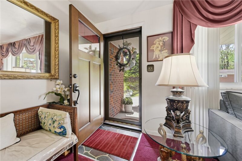 8008 Mark Dr — photo 3