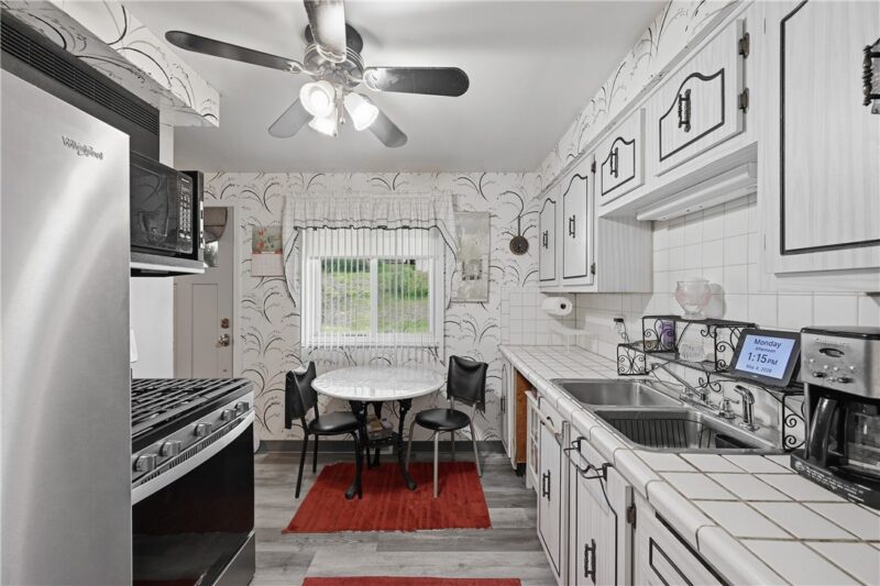 8008 Mark Dr — photo 8