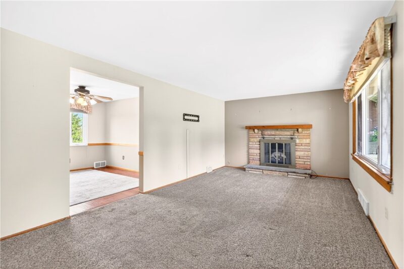103 MINNOCK DRIVE — photo 8