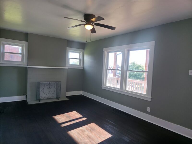 428 Pershing Dr — photo 3