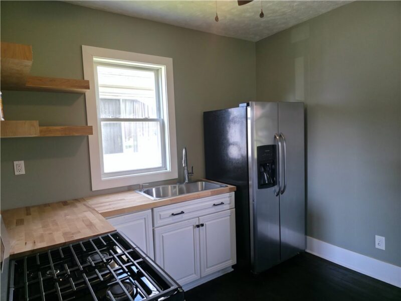 428 Pershing Dr — photo 5