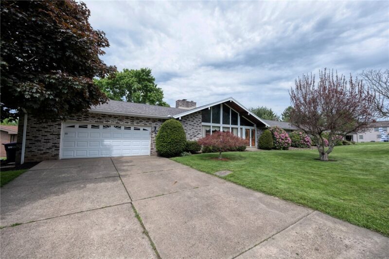 145 Oakhill — photo 4
