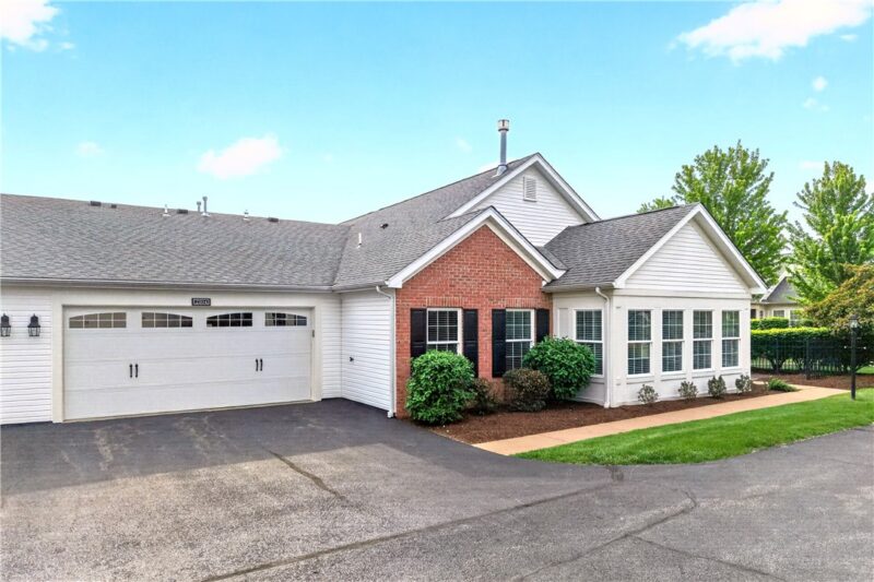 2104 Isleworth Ln — photo 2