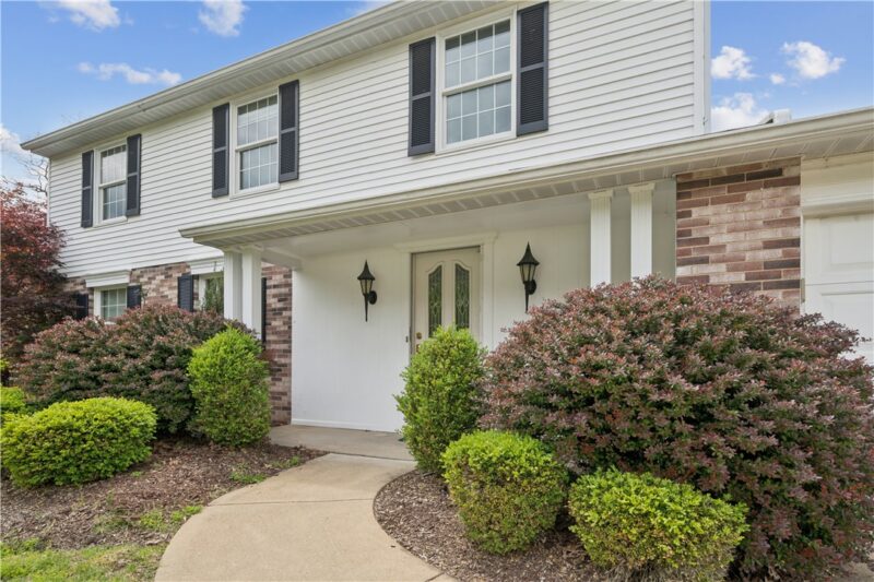 2125 Berkshire Drive — photo 2