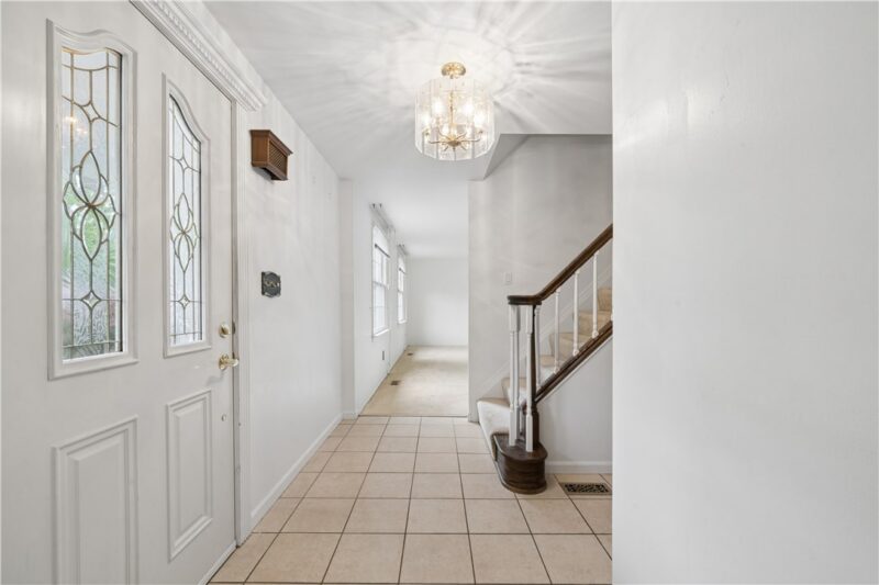 2125 Berkshire Drive — photo 4