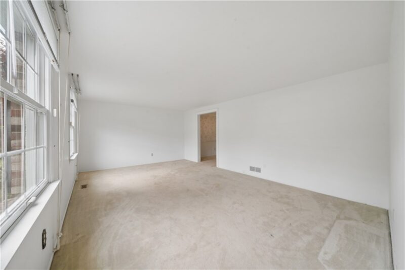 2125 Berkshire Drive — photo 5