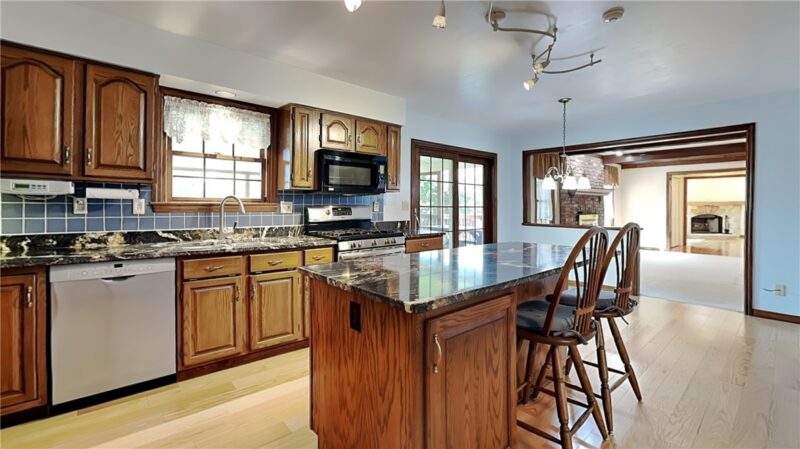 4216 Clendenning Rd — photo 5