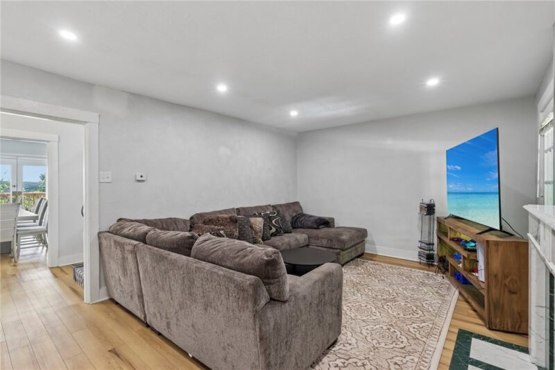 3075 Beechwood Blvd — photo 8