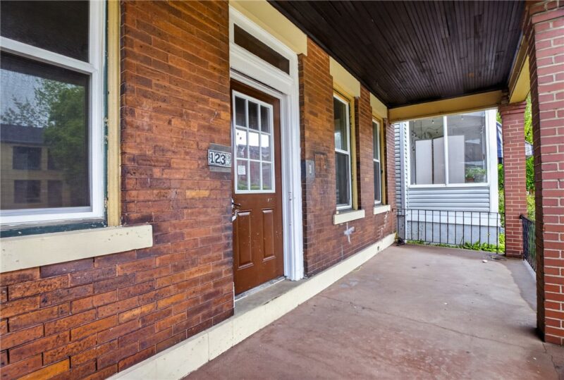 1238 Superior Ave — photo 2