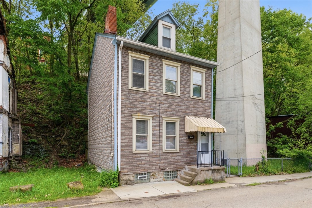175 Lecky Ave — photo 1