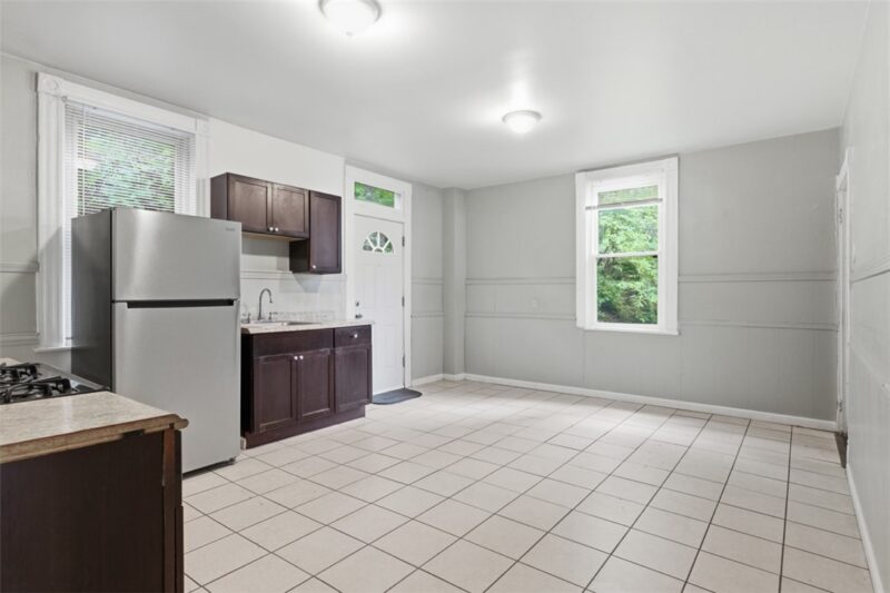 175 Lecky Ave — photo 4