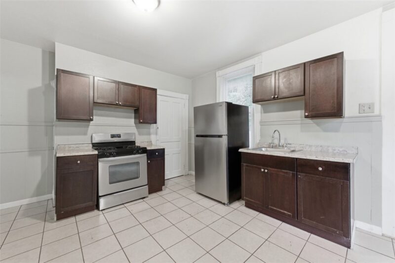 175 Lecky Ave — photo 6