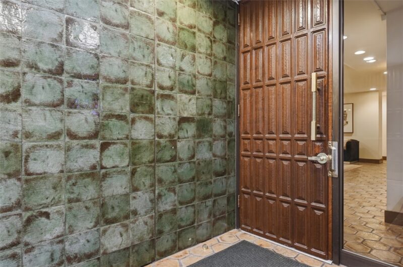540 N NEVILLE 305 — photo 3