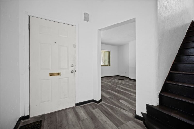 228 Winston — photo 3