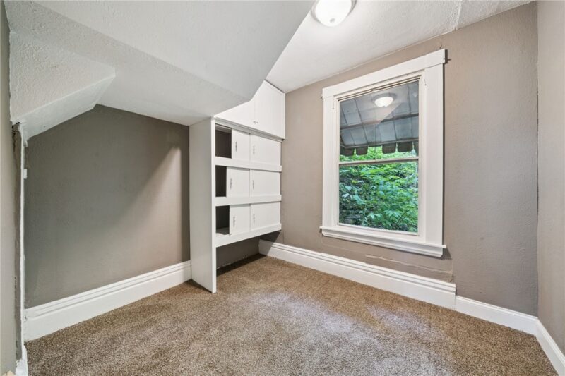407 Alexander Street — photo 8