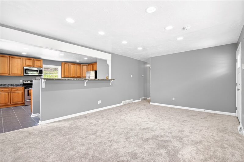 1590 Grange Road — photo 5