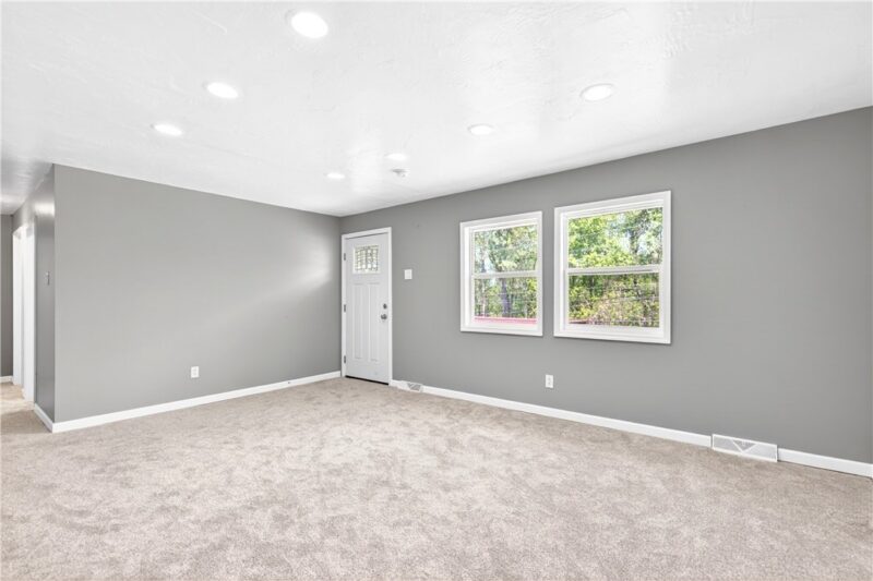 1590 Grange Road — photo 6