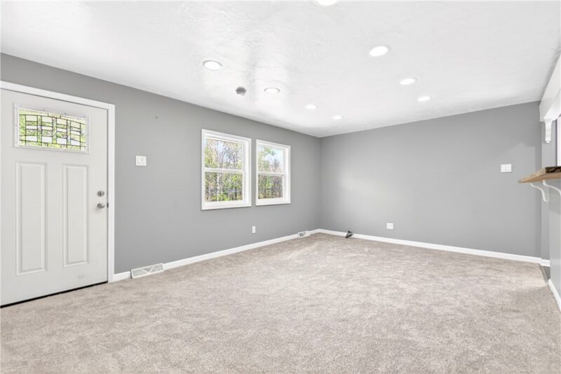 1590 Grange Road — photo 7