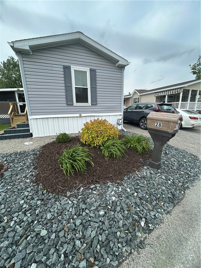 28 Hilltop Dr — photo 1