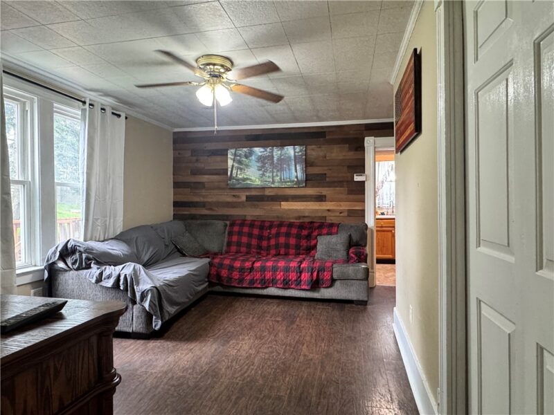 735 E Maiden St — photo 2