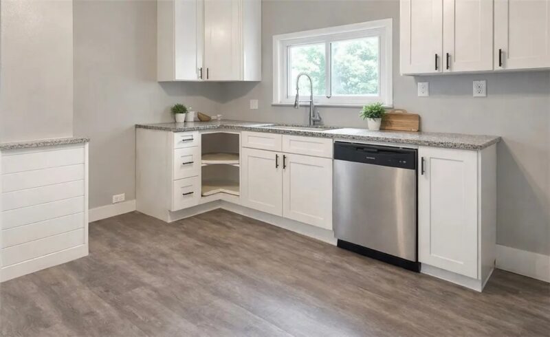 839 Railroad St — photo 3