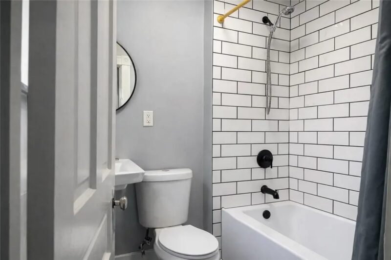 839 Railroad St — photo 8