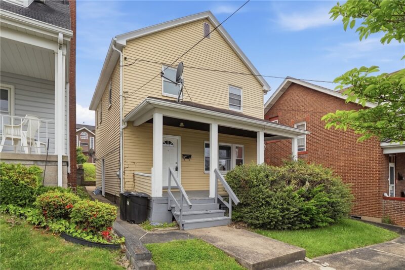 1135 Graham Avenue — photo 2