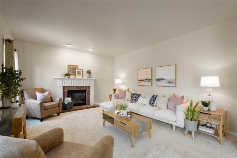 2076 Majestic Dr — photo 2