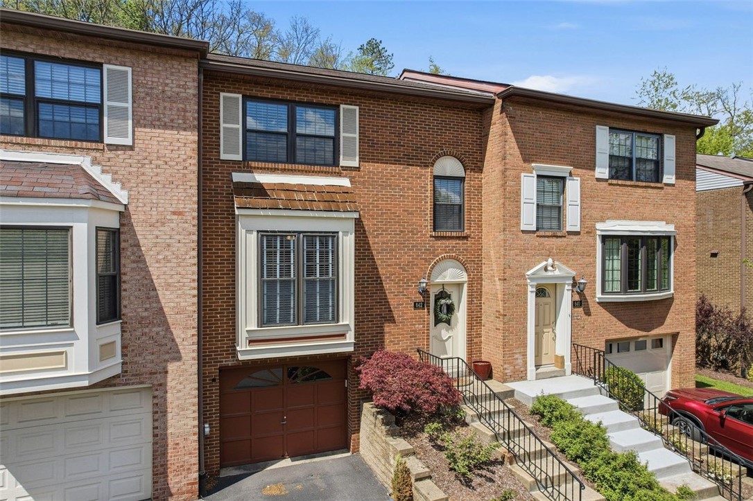 642 Woodcrest Drive — photo 1