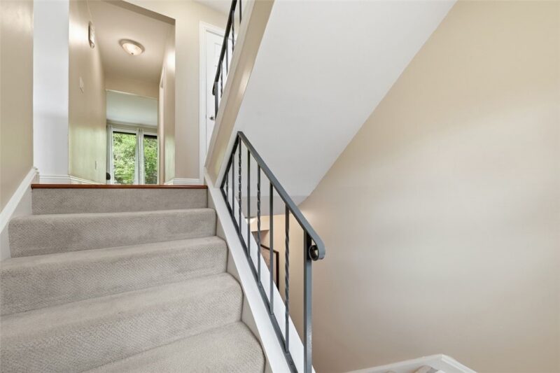642 Woodcrest Drive — photo 8