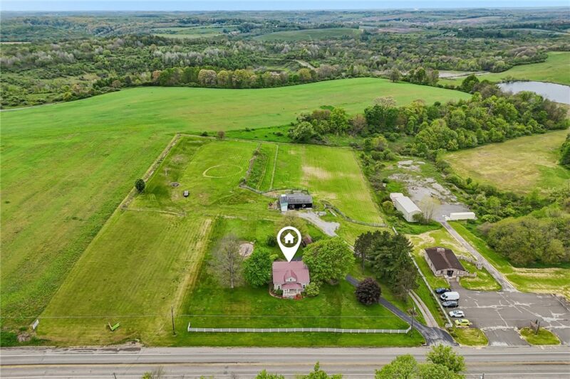 1634 Perry Highway — photo 2