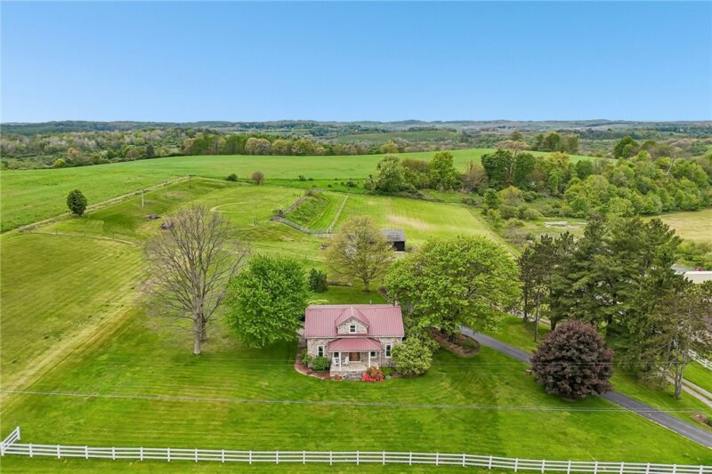 1634 Perry Highway — photo 3