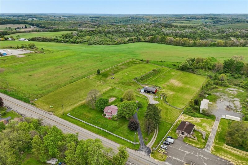 1634 Perry Highway — photo 4