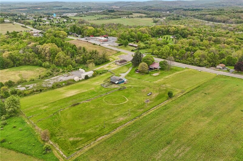1634 Perry Highway — photo 8