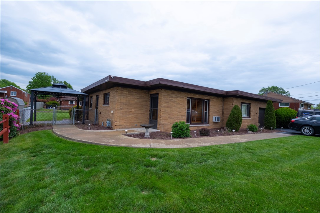 253 Willow Dr — photo 1
